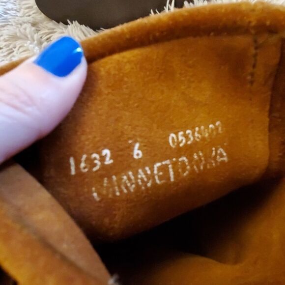 Fun brown 3 layer fringe Minnetonka boots - Picture 3 of 6